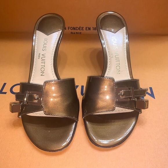Louis Vuitton bronze vernis Dice mule heel sandals - Picture 2 of 9